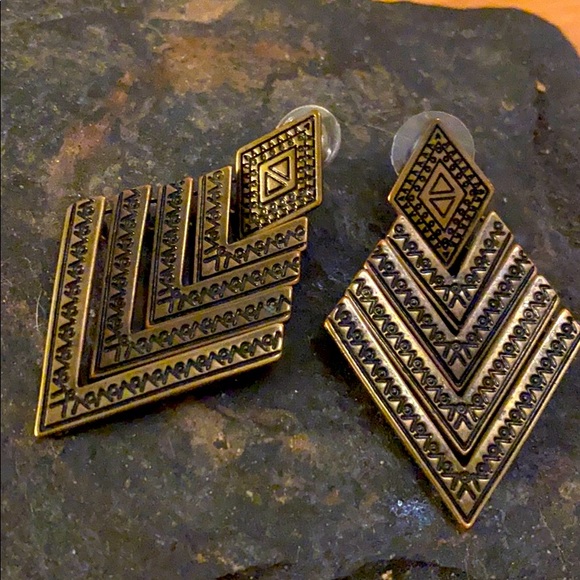 Angular earrings - Picture 1 of 1